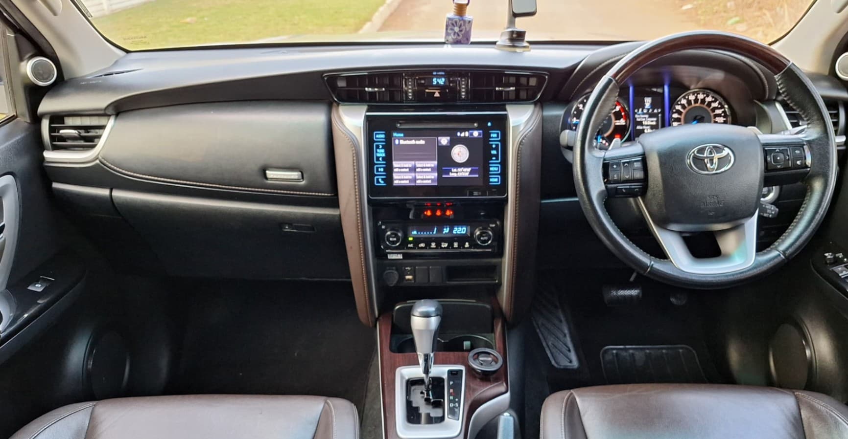 Image 5 Main image 5