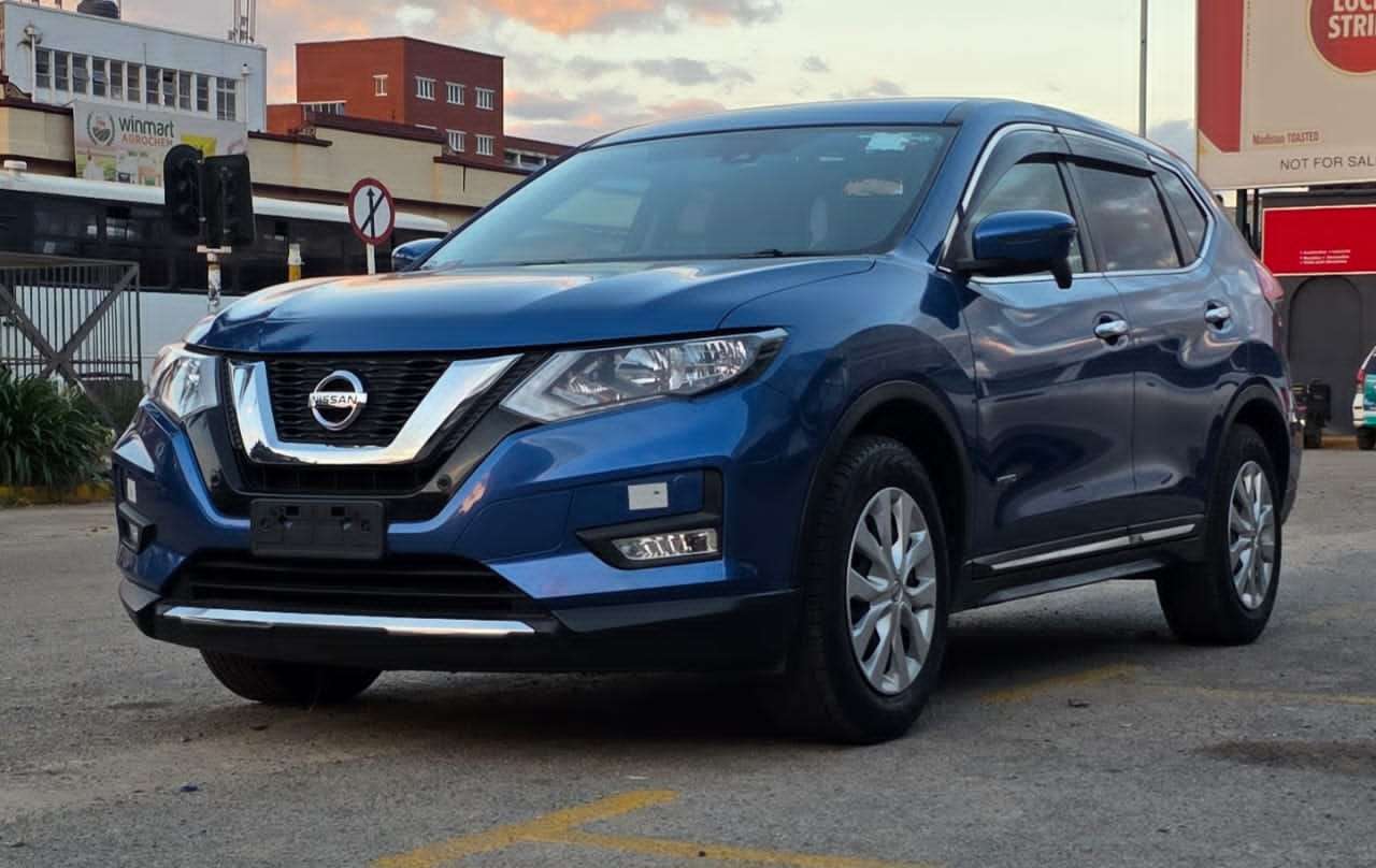 076cc14d-9313-4669-9d17-6059ab8cea5a: Vehicle: Nissan