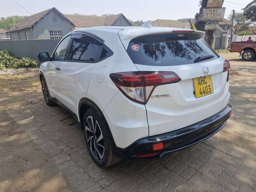 175c75b2-6a1d-44d4-9f0a-28dd935e43a7: Vehicle: Honda Vezel