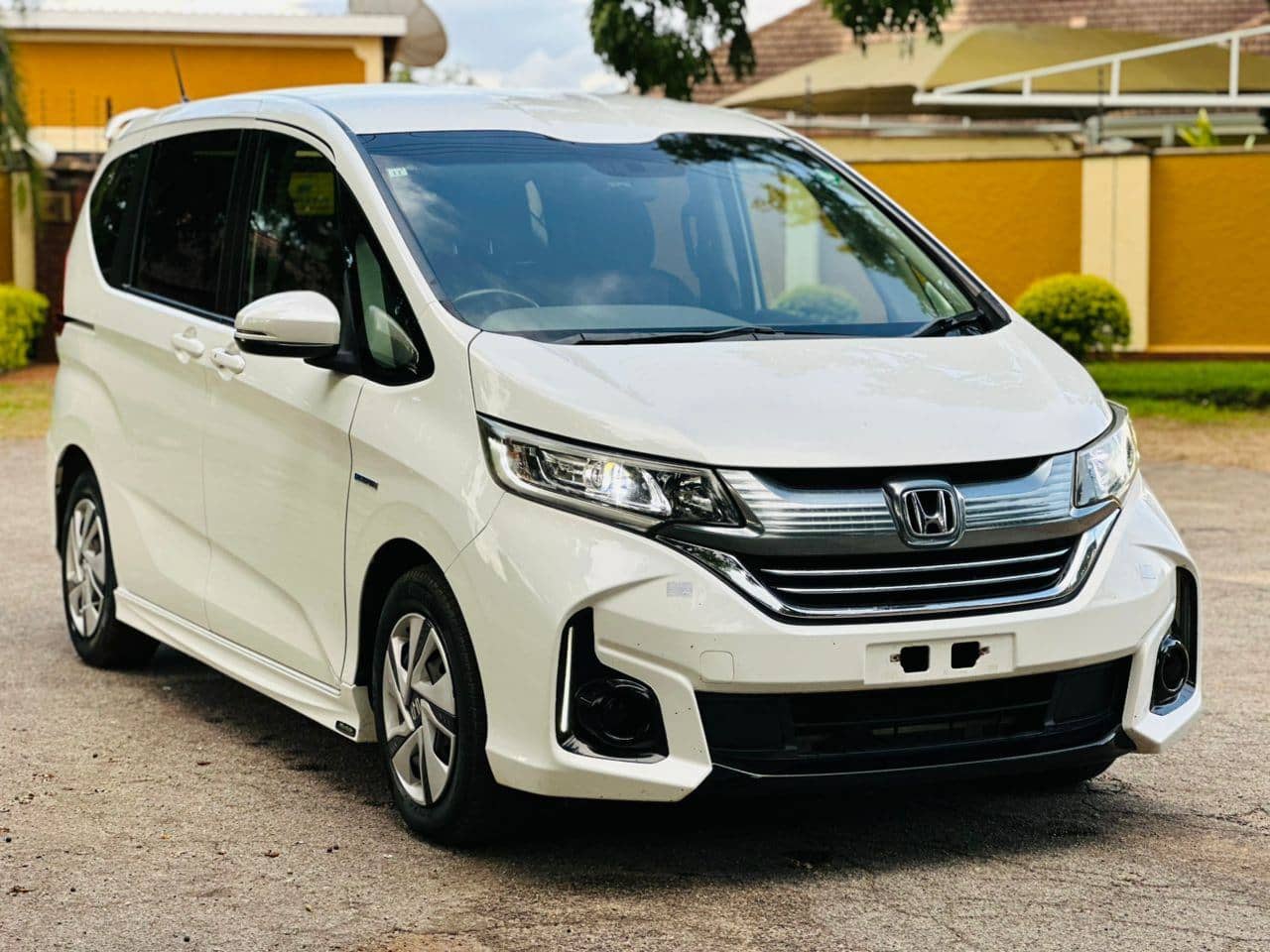 1951a182-53fe-4978-9a1d-c775258c6570: Vehicle: Honda