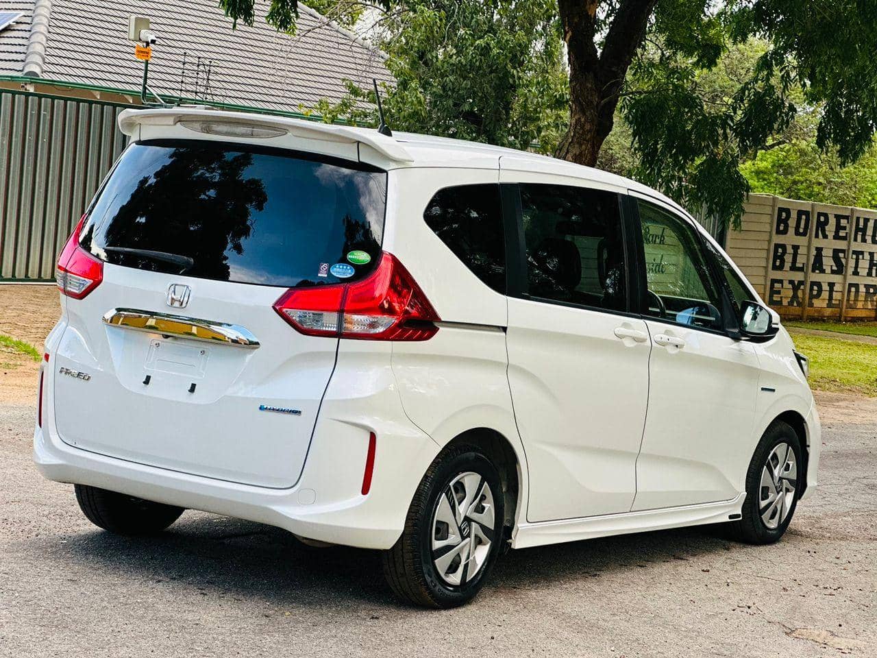 Image 3 Main image 3