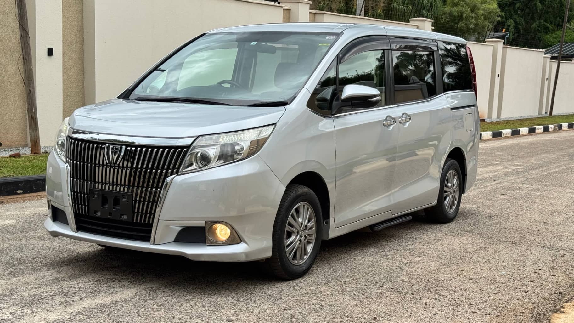 Image 3 Main image 3