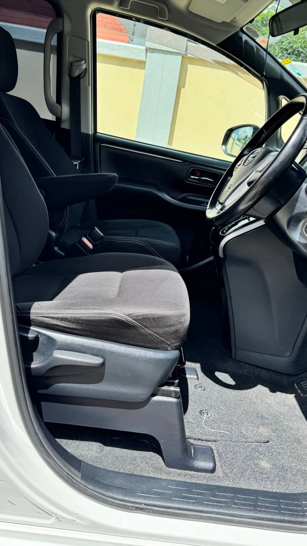 Image 10 Main image 10