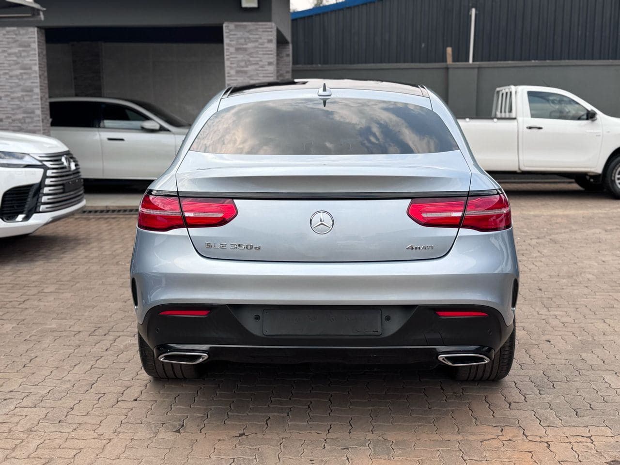 Image 3 Main image 3