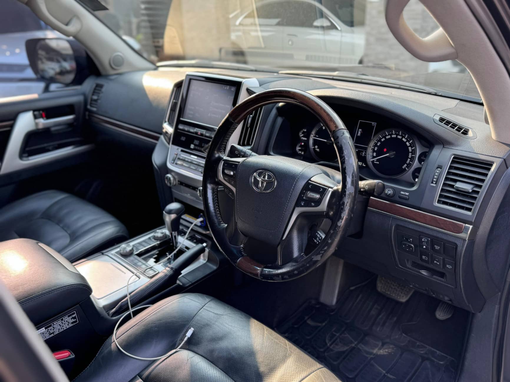 Image 6 Main image 6