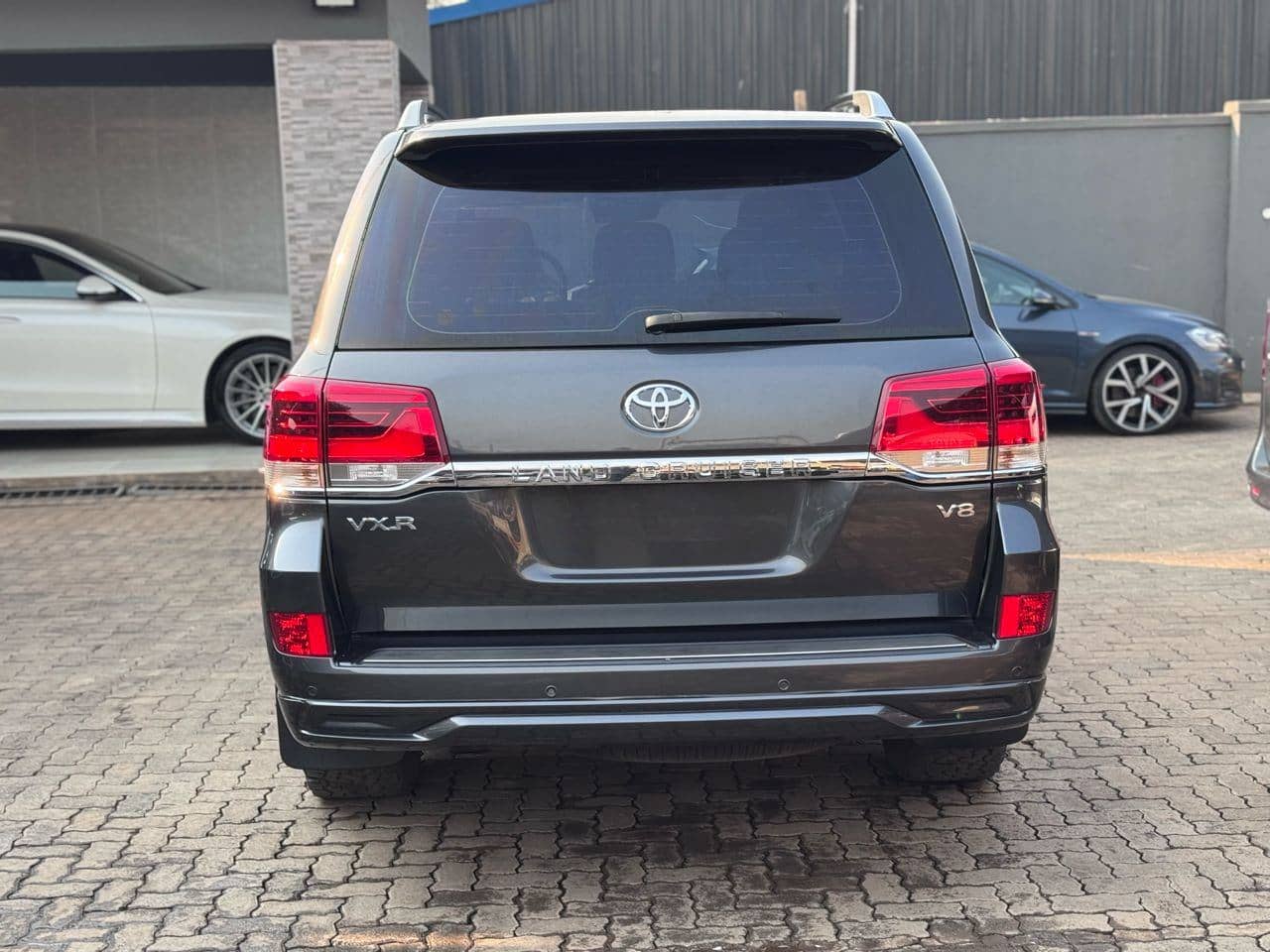 Image 3 Main image 3