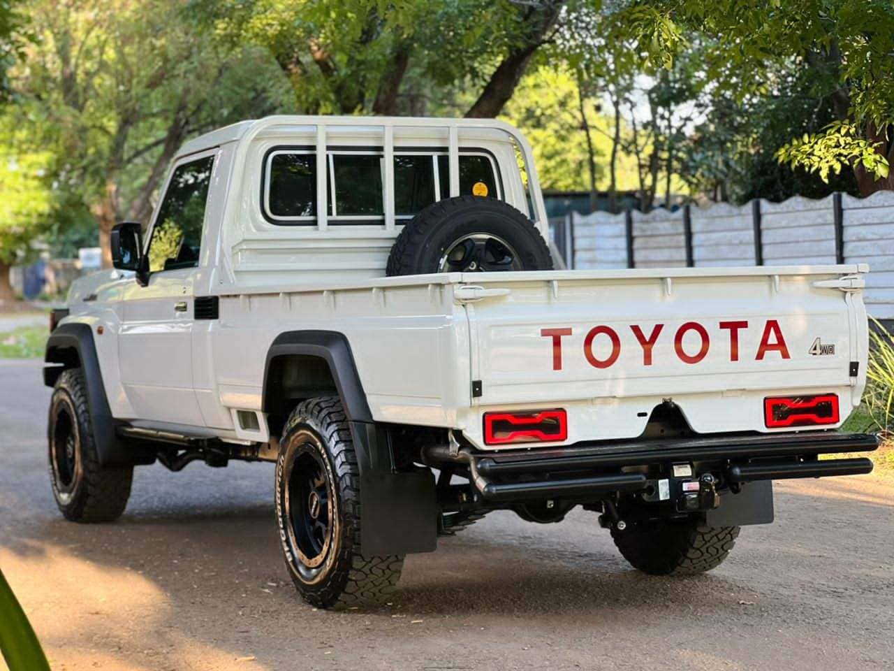 Image 4 Main image 4