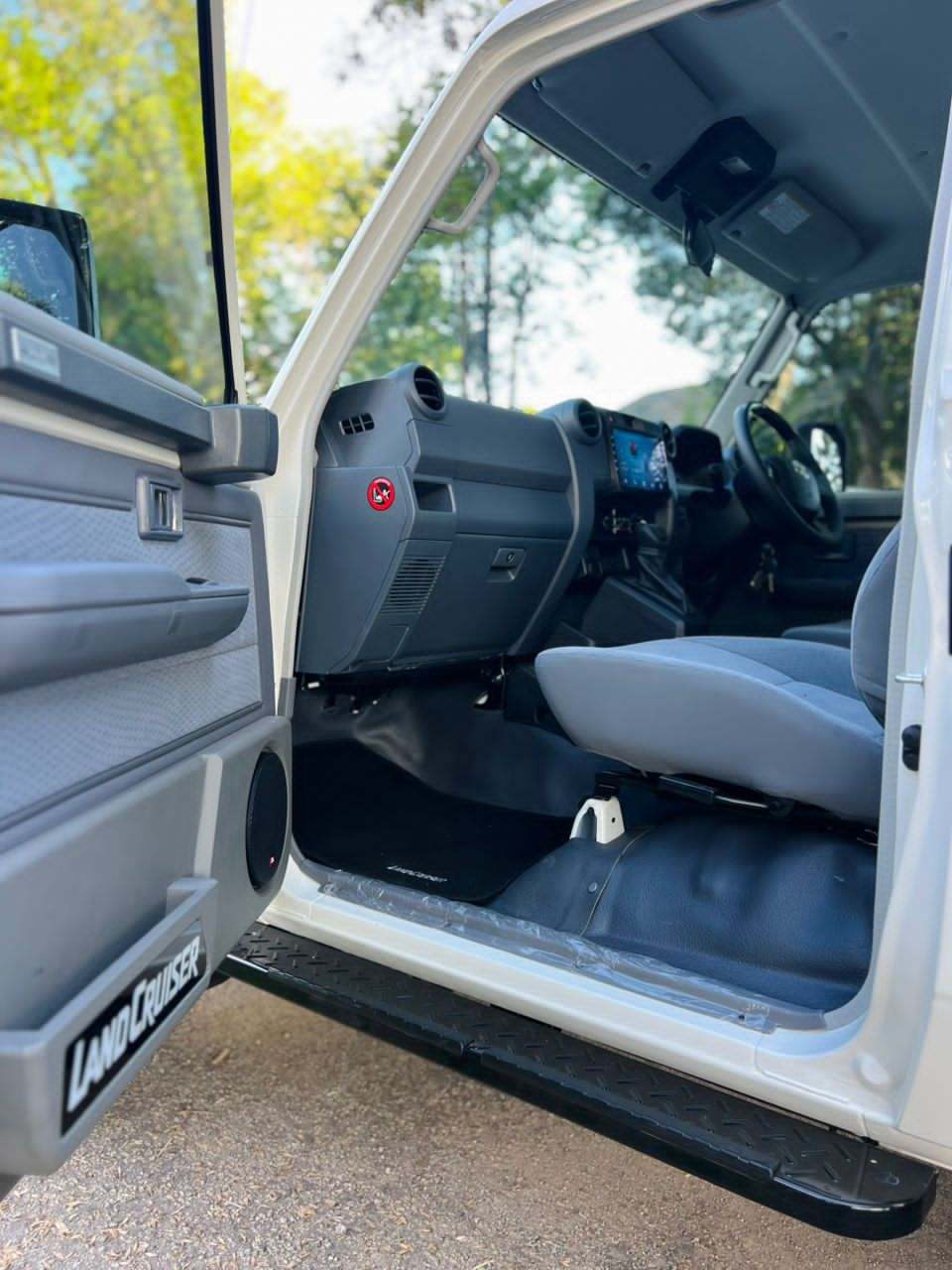 Image 6 Main image 6