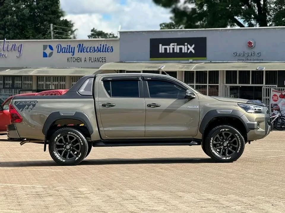 Image 4 Main image 4