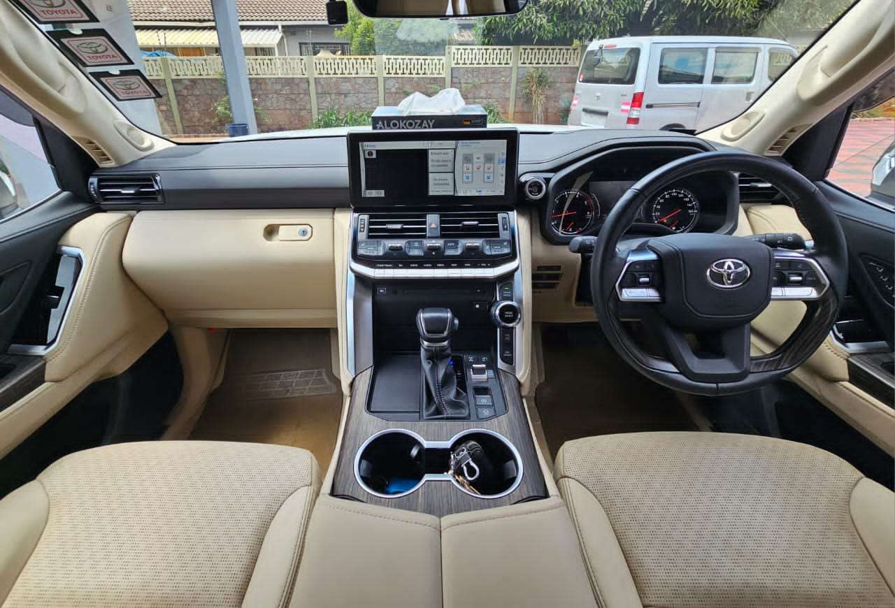 Image 3 Main image 3