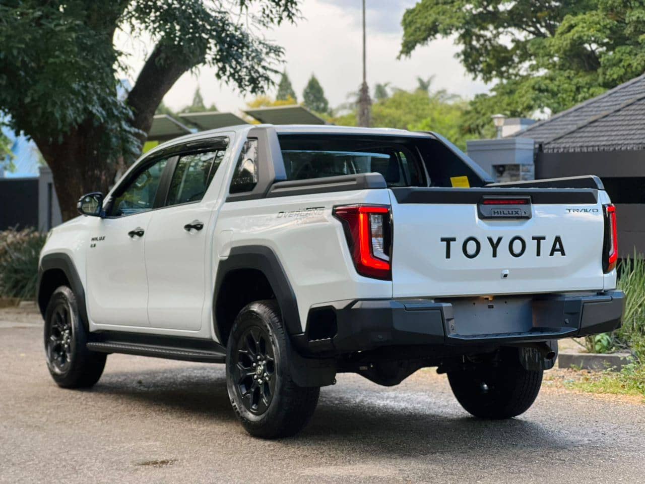 Image 4 Main image 4