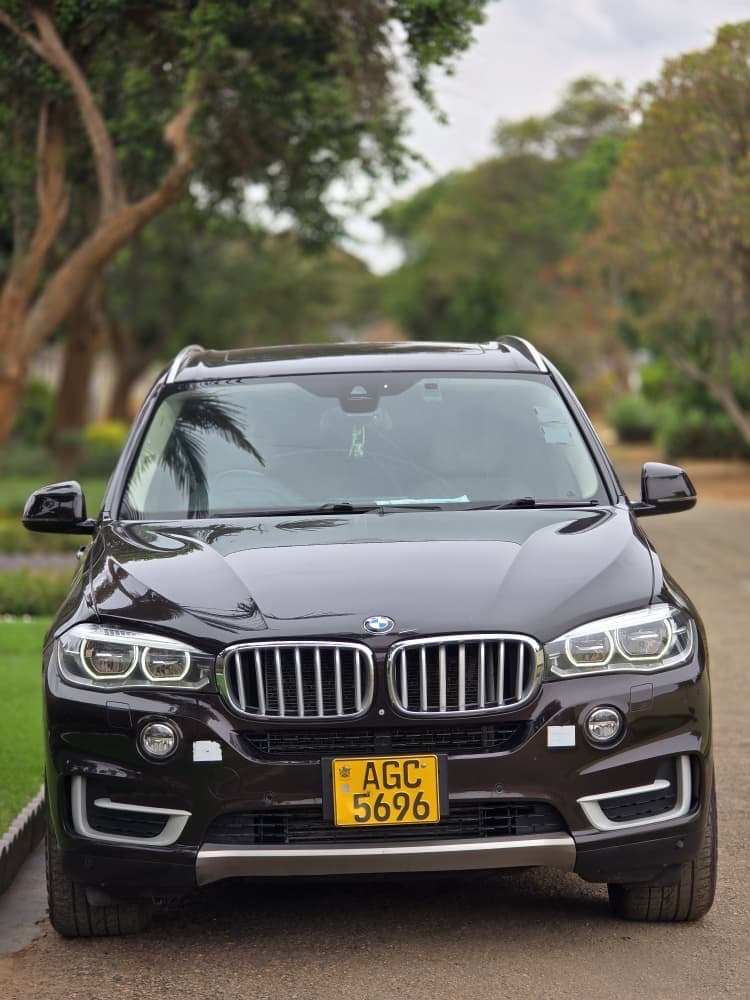 7d142787-be3e-44cc-b2a0-f61f3cbfbd36: Vehicle: Bmw