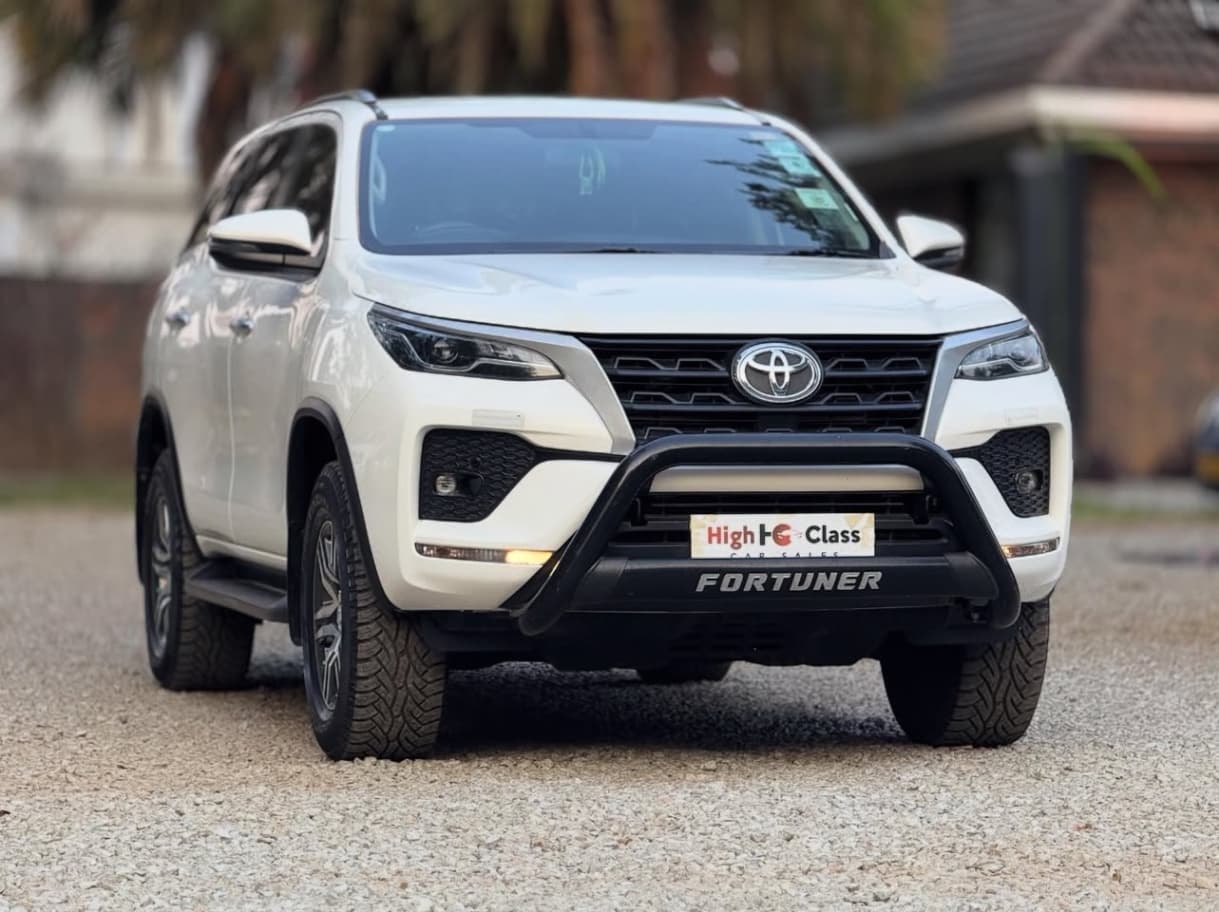 8454e282-9ce5-447a-8d12-8afc2cce95a7: Vehicle: Toyota