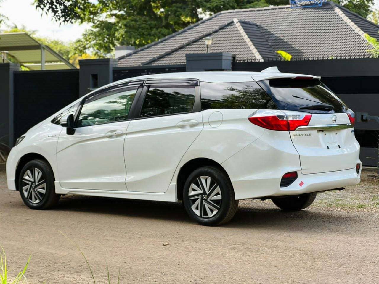 Image 3 Main image 3