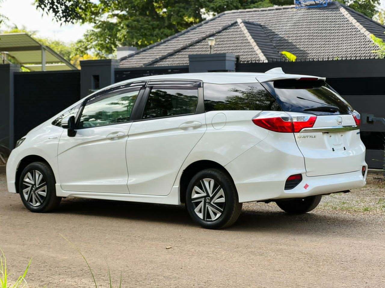 Image 3 Main image 3