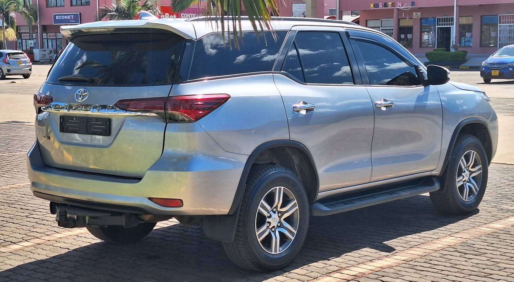 Image 4 Main image 4