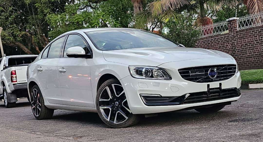 8e45bb73-9936-4e7f-a281-43e69539393c: Vehicle: VOLVO