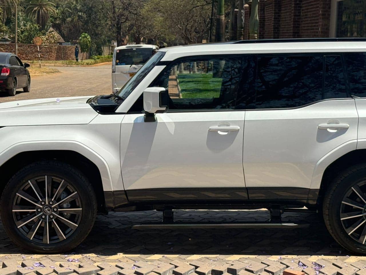 Image 3 Main image 3