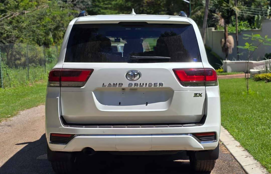 Image 4 Main image 4