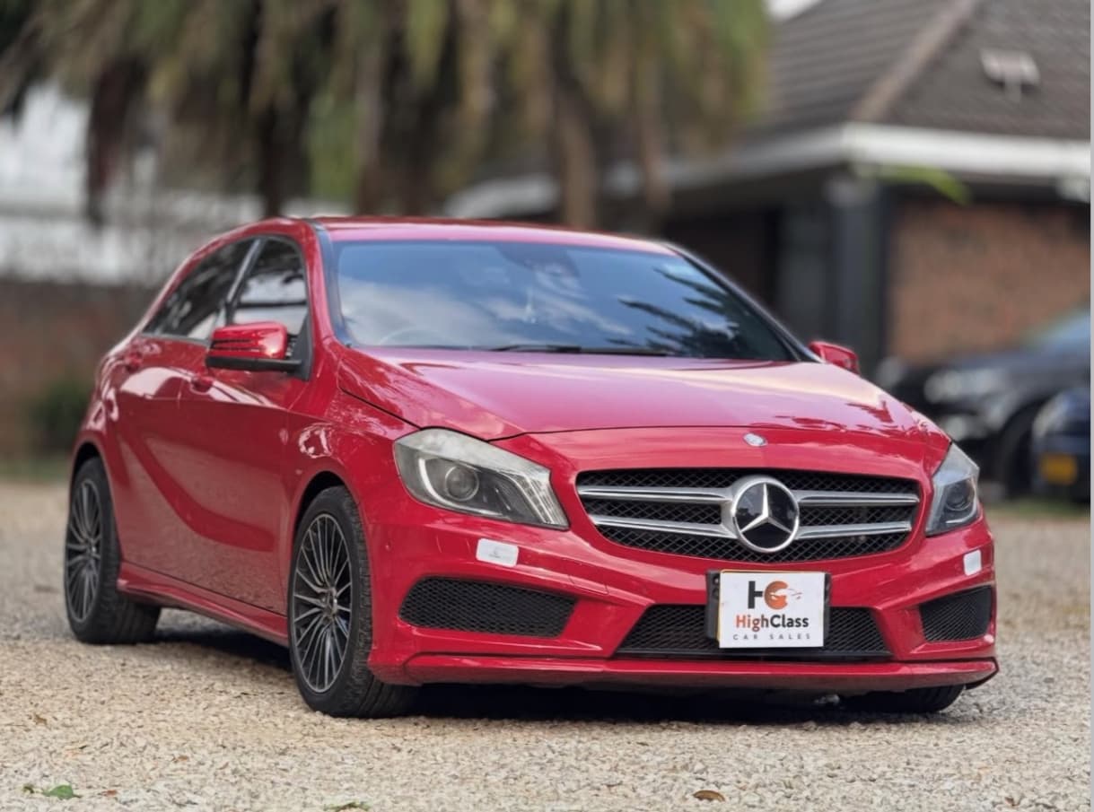 b7ae6588-22e5-4ebc-9d48-923c651cc806: vehicle: Mercedes