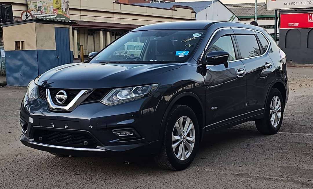 c7006264-f9df-443d-91cf-e093d6d0346b: Vehicle: NISSAN