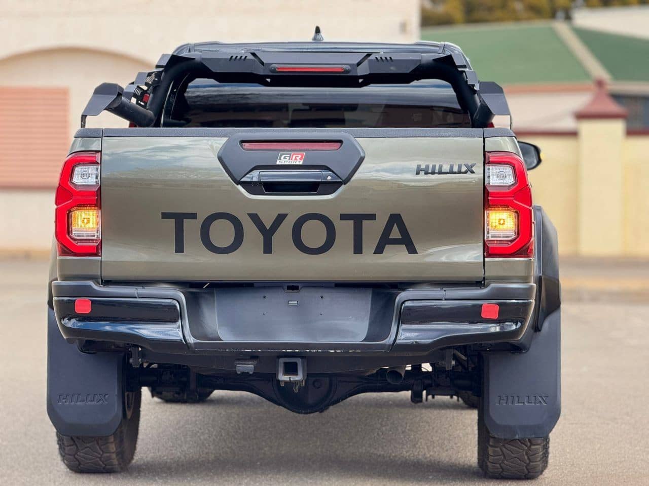 Image 4 Main image 4