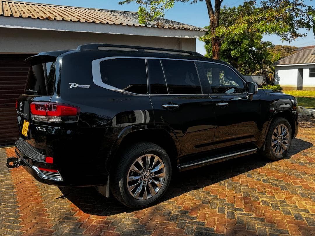 Image 4 Main image 4