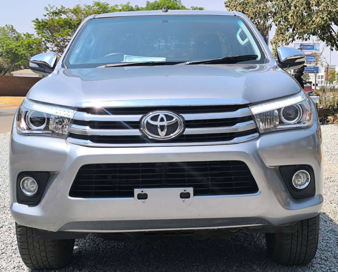 d30bb9bb-b647-43c0-9bd4-435d8d416770: Vehicle: Toyota