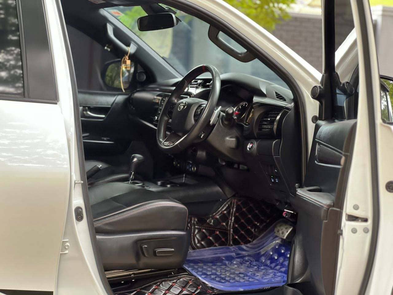 Image 6 Main image 6