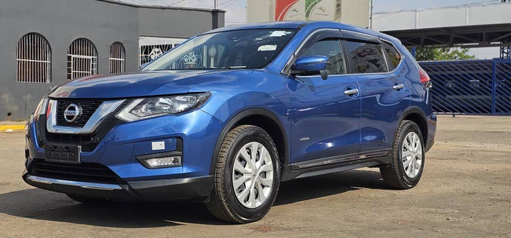 e406e812-e547-467a-90b0-023ef5aaeaf8: Vehicle: NISSAN