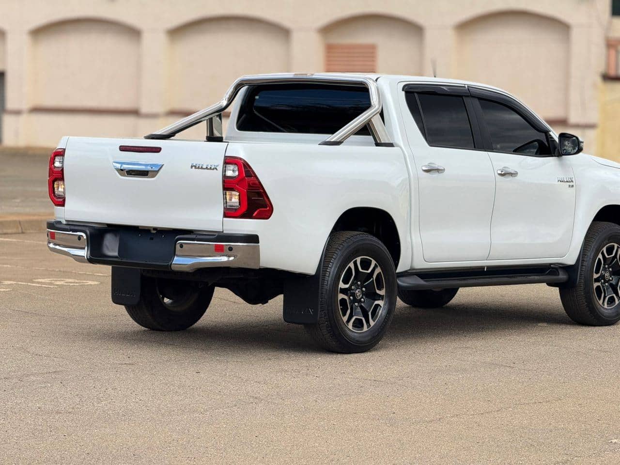 Image 4 Main image 4