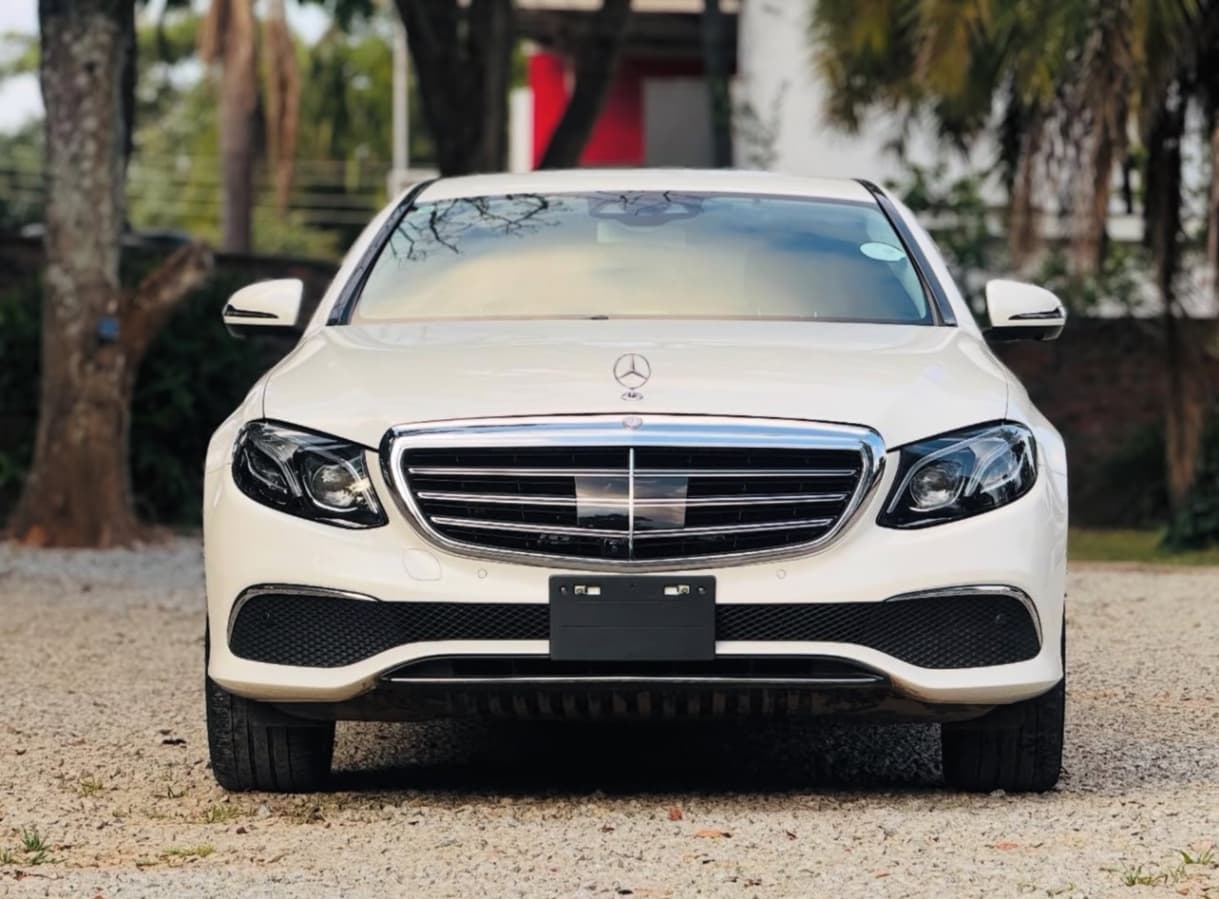 ff643db6-28d3-4330-91a0-da9f8f4b38bd: Vehicle: Mercedes Benz